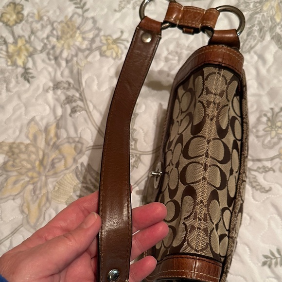 Coach Chelsea Brown and Tan Signature Shoulder Bag - Picture 8 of 16